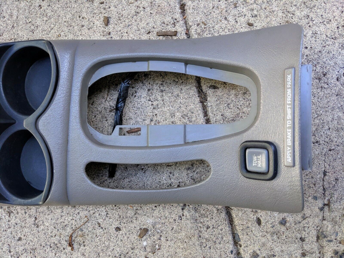 97-05 Chevy Blazer S10 GMC Jimmy, Sonoma Console Shift Trim Panel w/Tow-Haul OEM