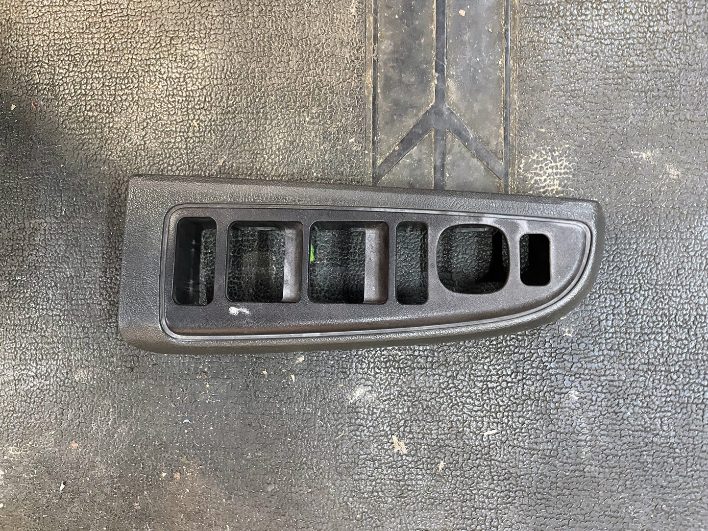 OEM Driver LH Power Switch Bezel in Dark Gray for 2003-2006 Silverado Tahoe Yukon Sierra and more
