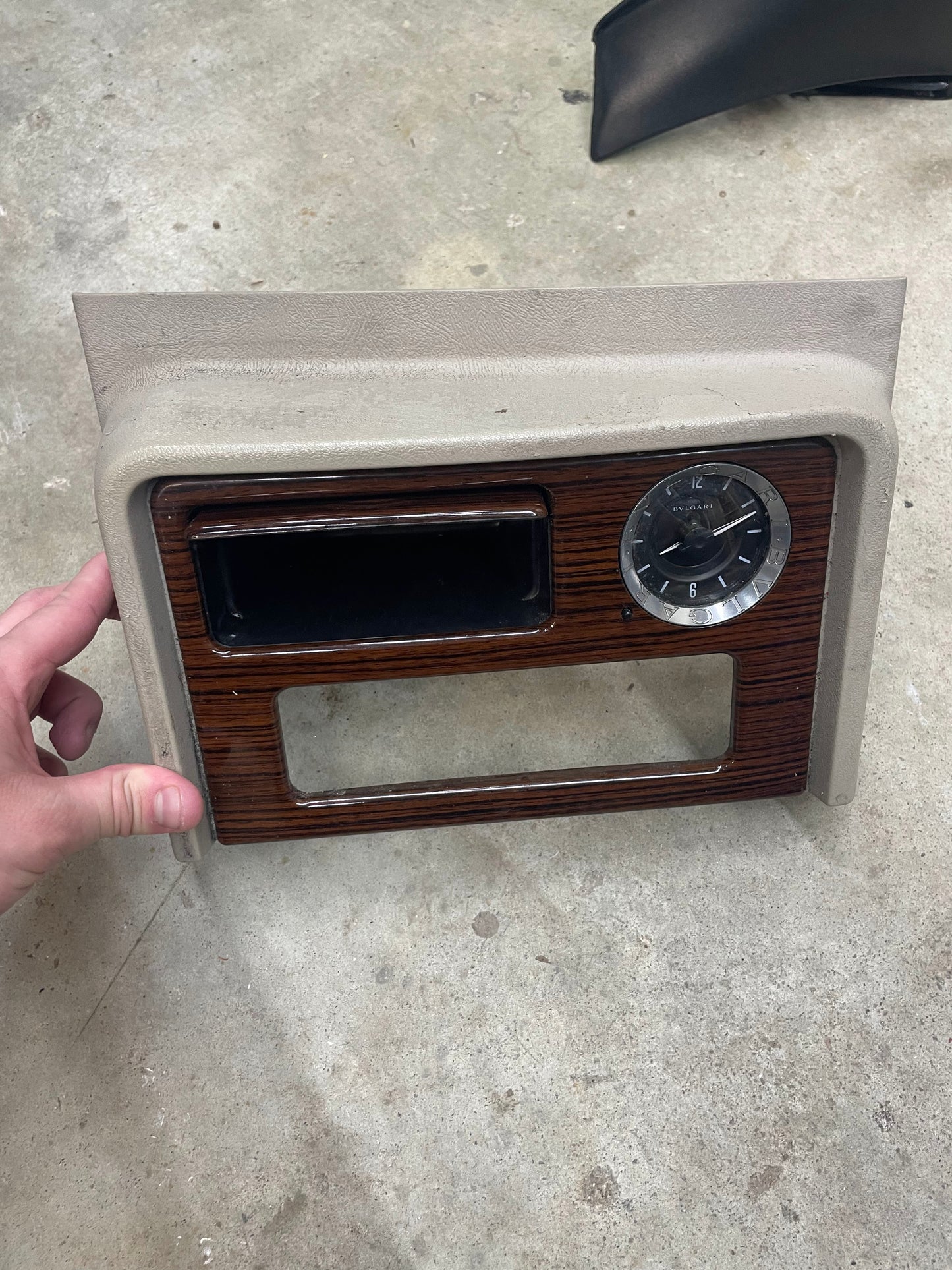 OEM Center Console Front Bin Woodgrain Trim with Clock in Light Beige for 2003-2006 Cadillac Escalade