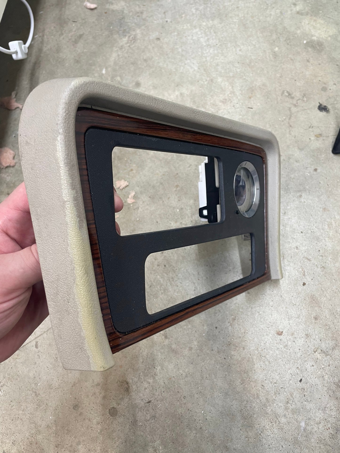 OEM Center Console Front Bin Woodgrain Trim with Clock for 2002 Cadillac Escalade