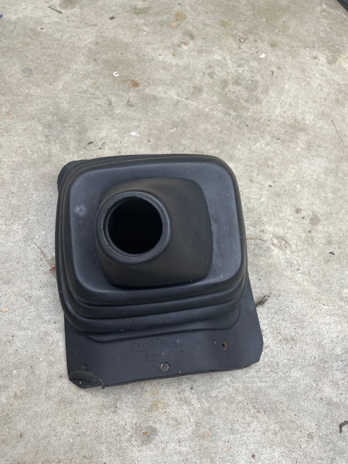OEM Manual Transmission Floor Shift Boot for 1996-1997 Chevy S10, GMC Sonoma