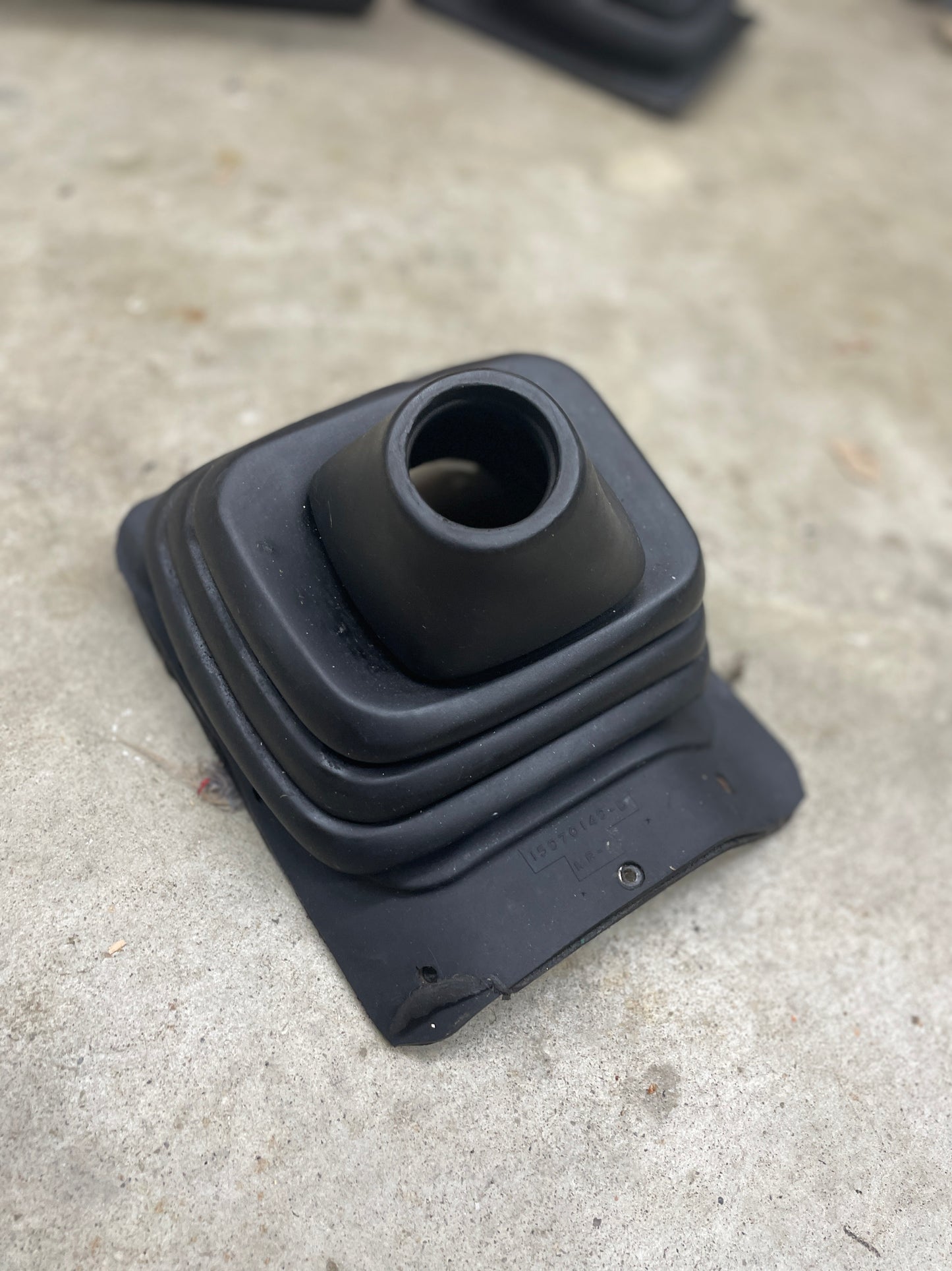 OEM Manual Transmission Floor Shift Boot for 1996-1997 Chevy S10, GMC Sonoma