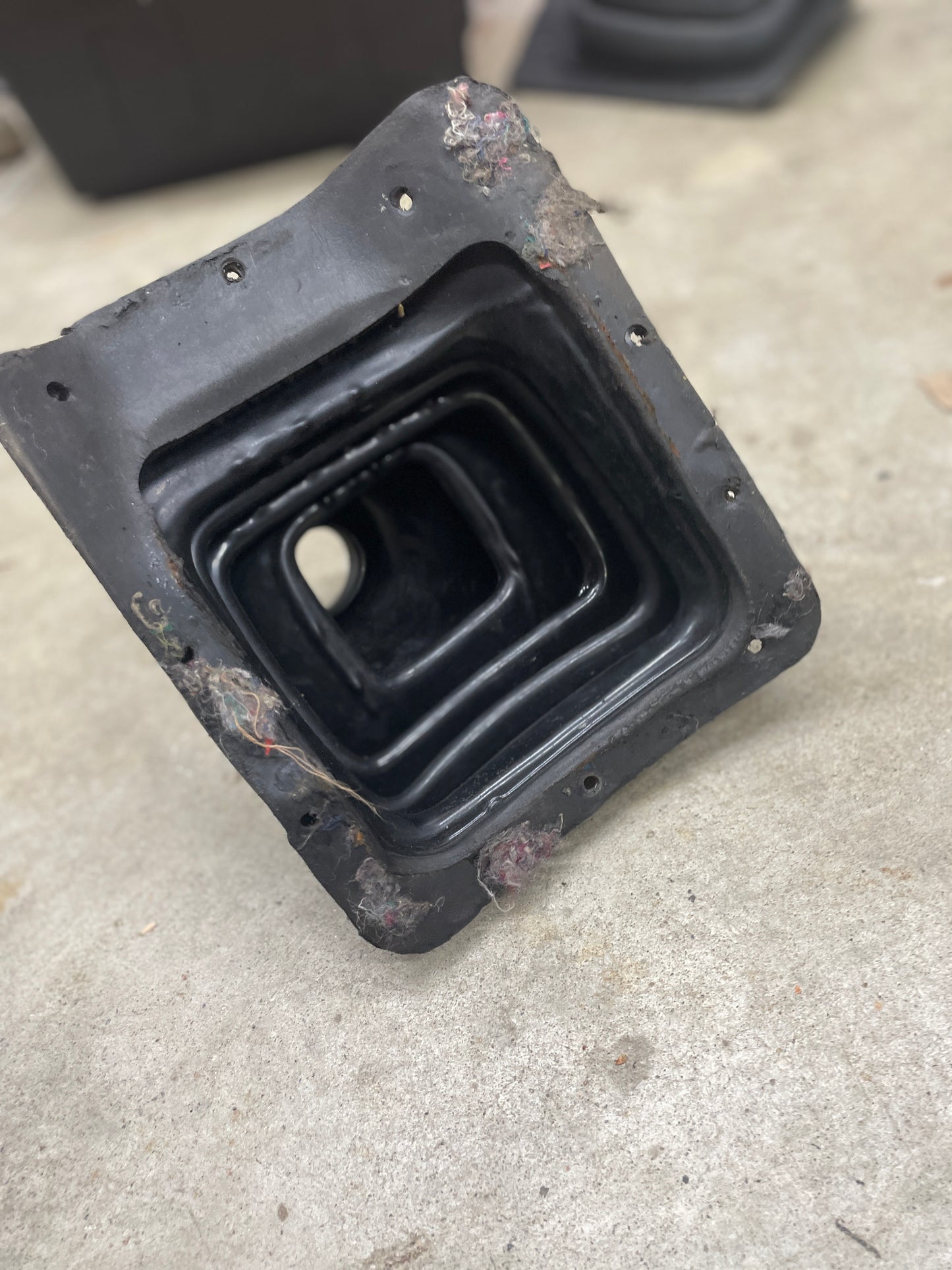OEM Manual Transmission Floor Shift Boot for 1996-1997 Chevy S10, GMC Sonoma