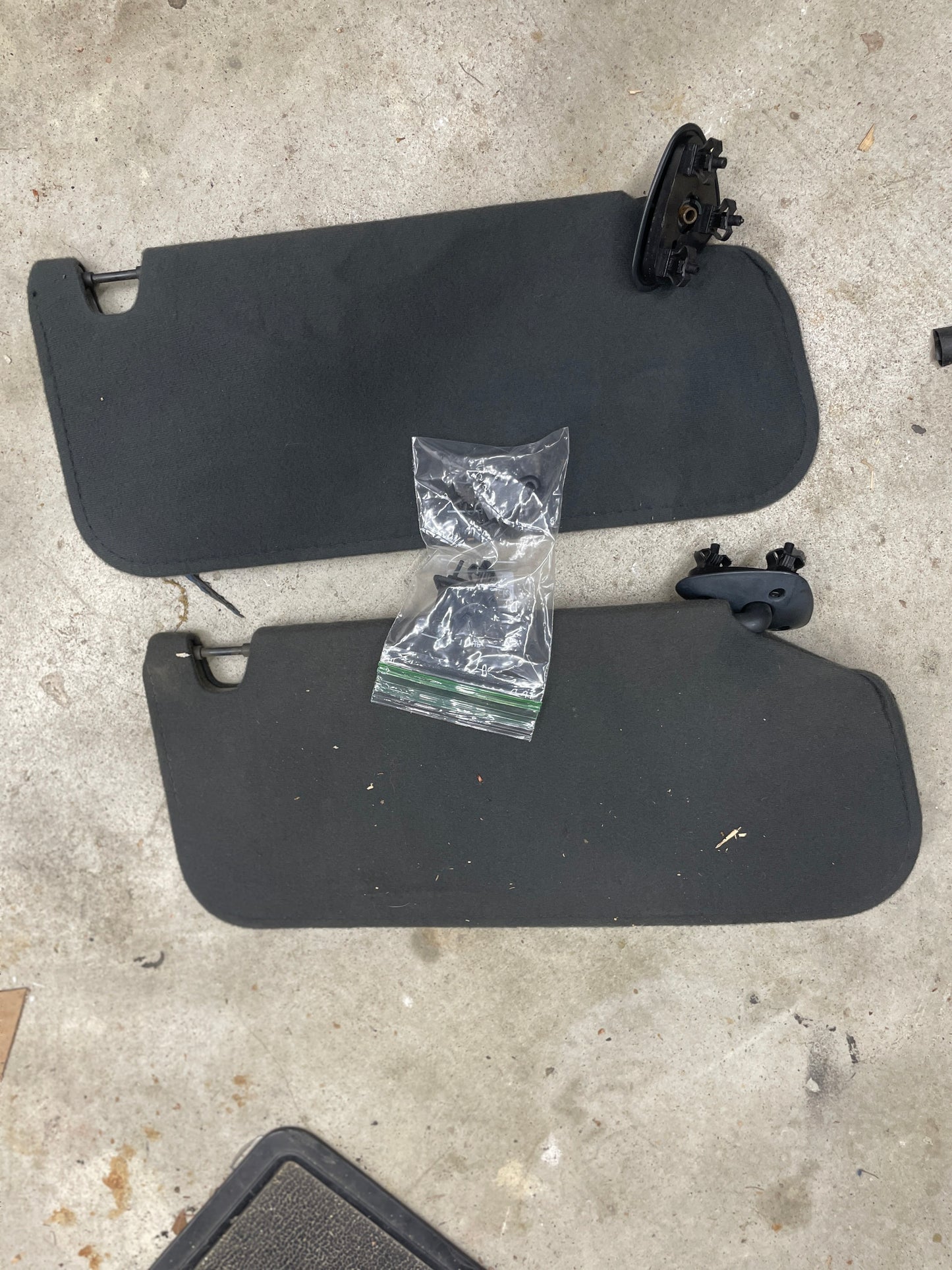 OEM Pair of Sun Visors in Dark Gray for 1995-2005 Chevy S10, Blazer, and more