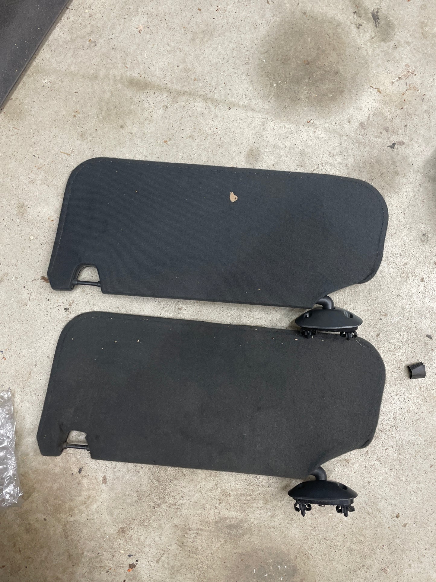 OEM Pair of Sun Visors in Dark Gray for 1995-2005 Chevy S10, Blazer, and more