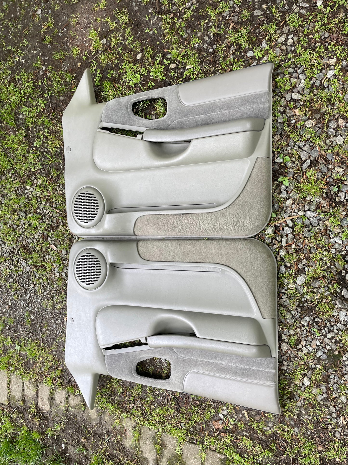 OEM Pair of Front Power Door Panels in Light Gray for 1998-2005 Chevy S10 GMC Sonoma and more
