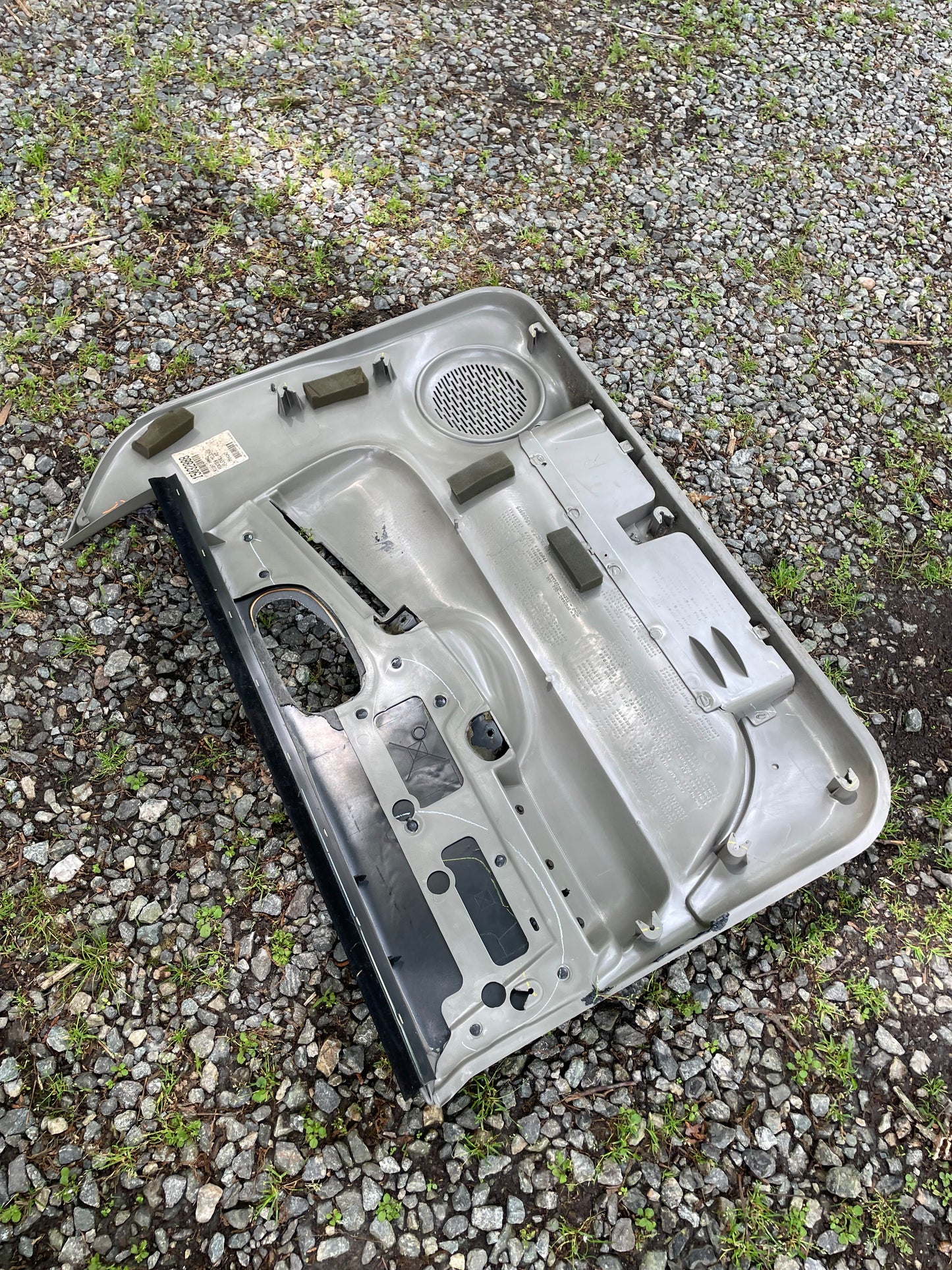 OEM Pair of Front Power Door Panels in Light Gray for 1998-2005 Chevy S10 GMC Sonoma and more