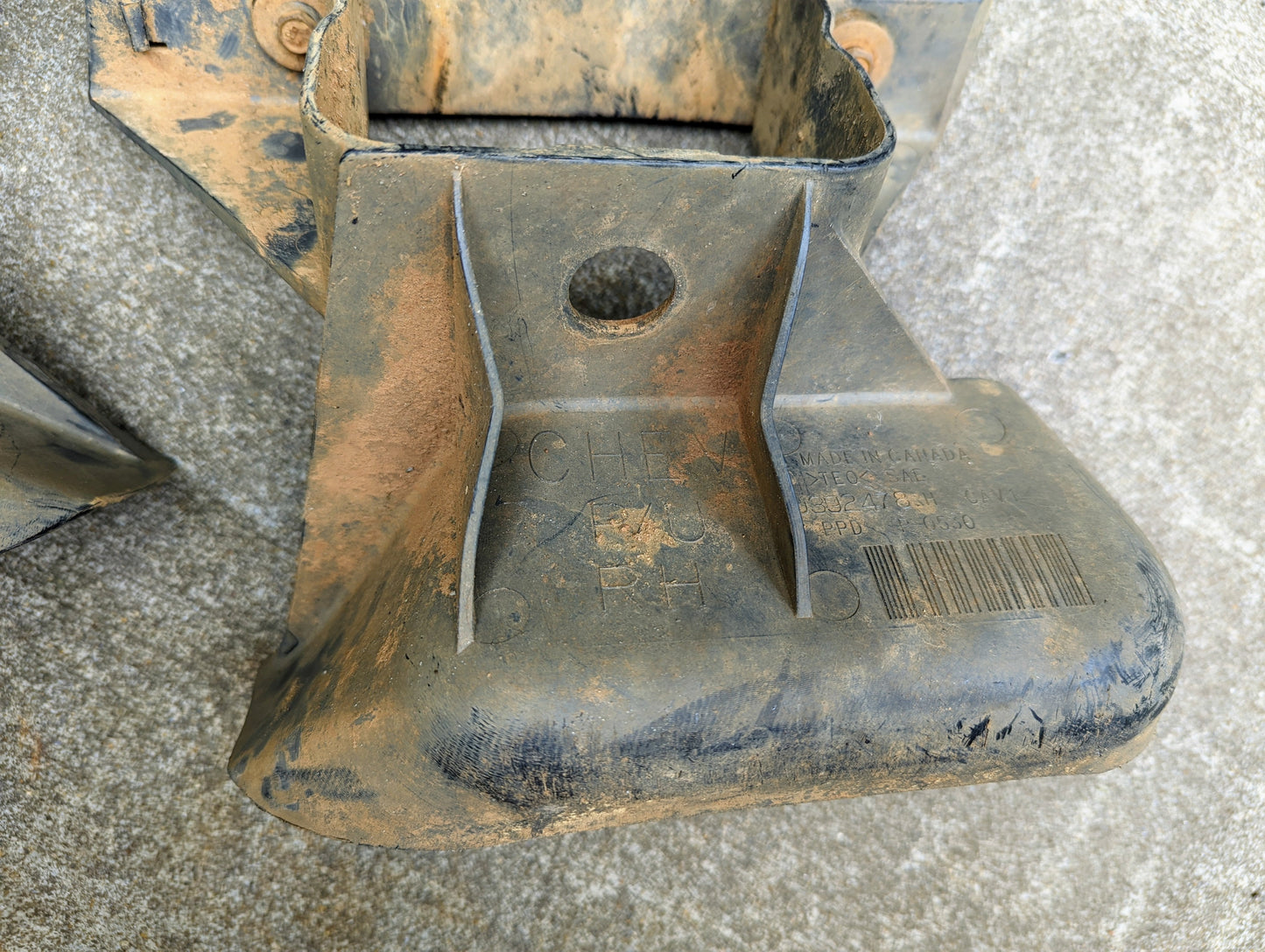 Bumper Deflector Tow Hook Aero Panels for 2003-2006 Chevrolet Silverado 1500