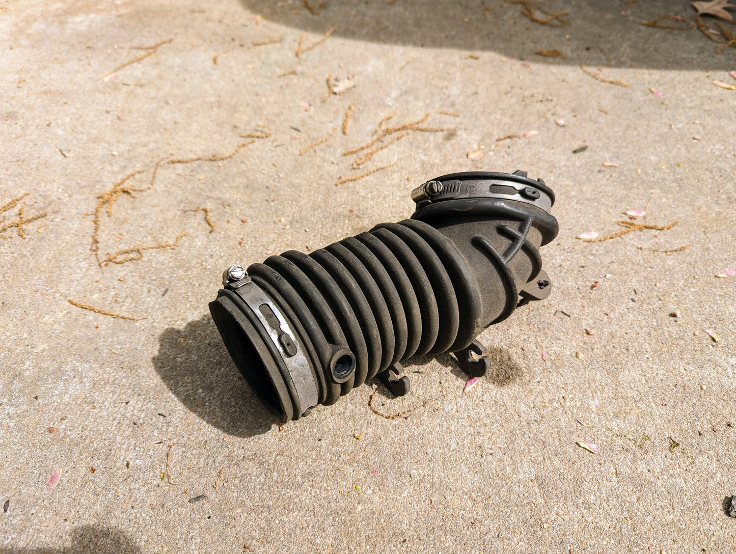 OEM Cold Air Intake Hat, Duct, & Wing Nut for a 4.3L 1996 - 2005 Chevrolet S10, Blazer, and more.