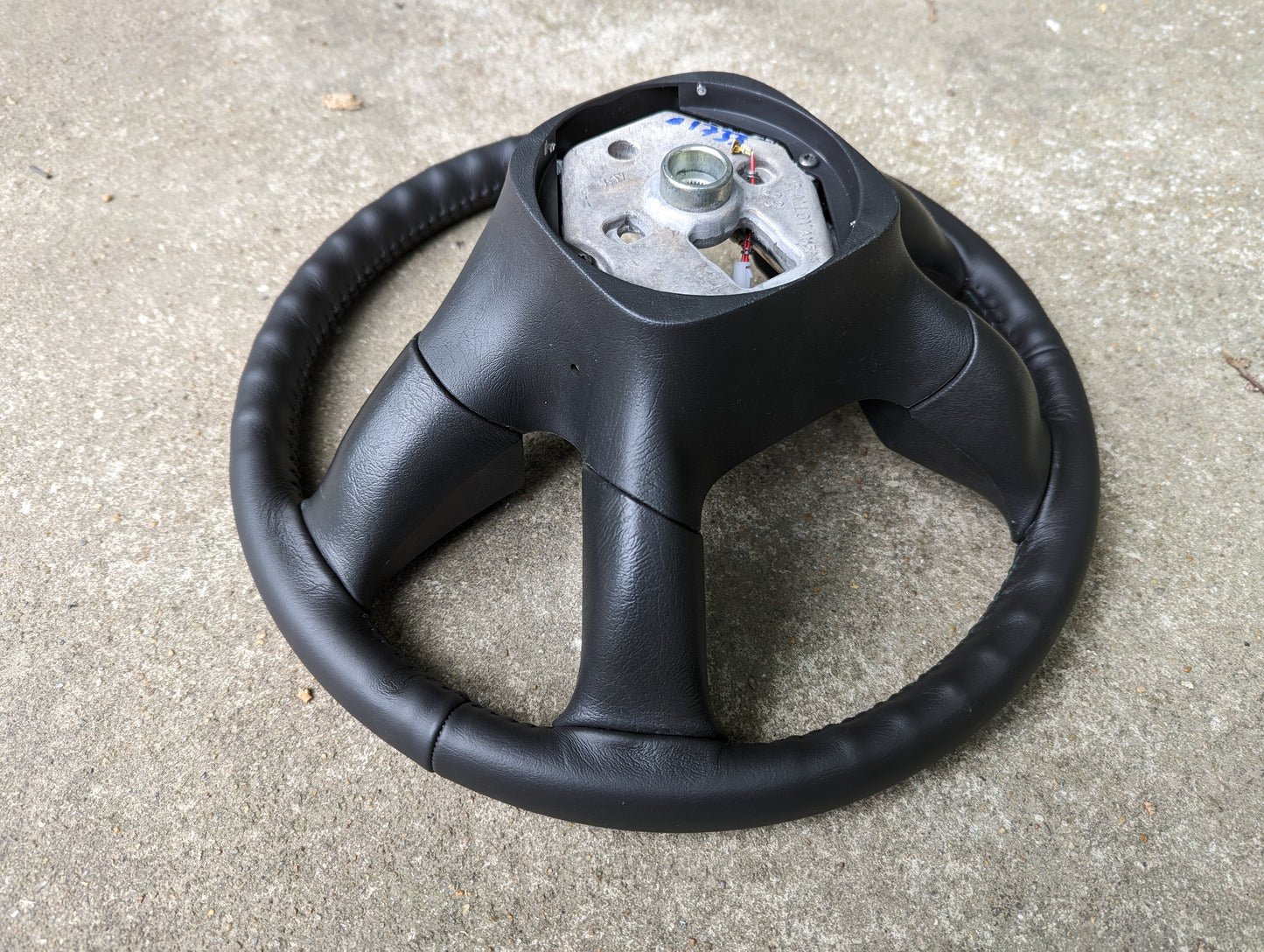 NEW Leather OEM Steering Wheel for 2002-2009 GM Chevy Silverado Trailblazer and more
