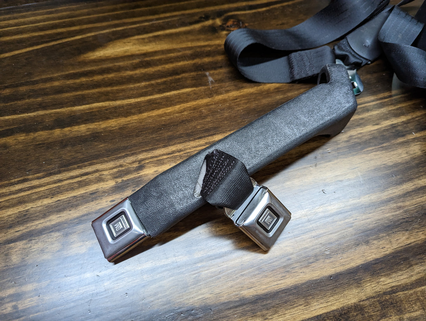 NOS Passenger Seat Belt Retractor & Buckle in Charcoal for 1982 - 1993 Chevy S10, GMC S15
