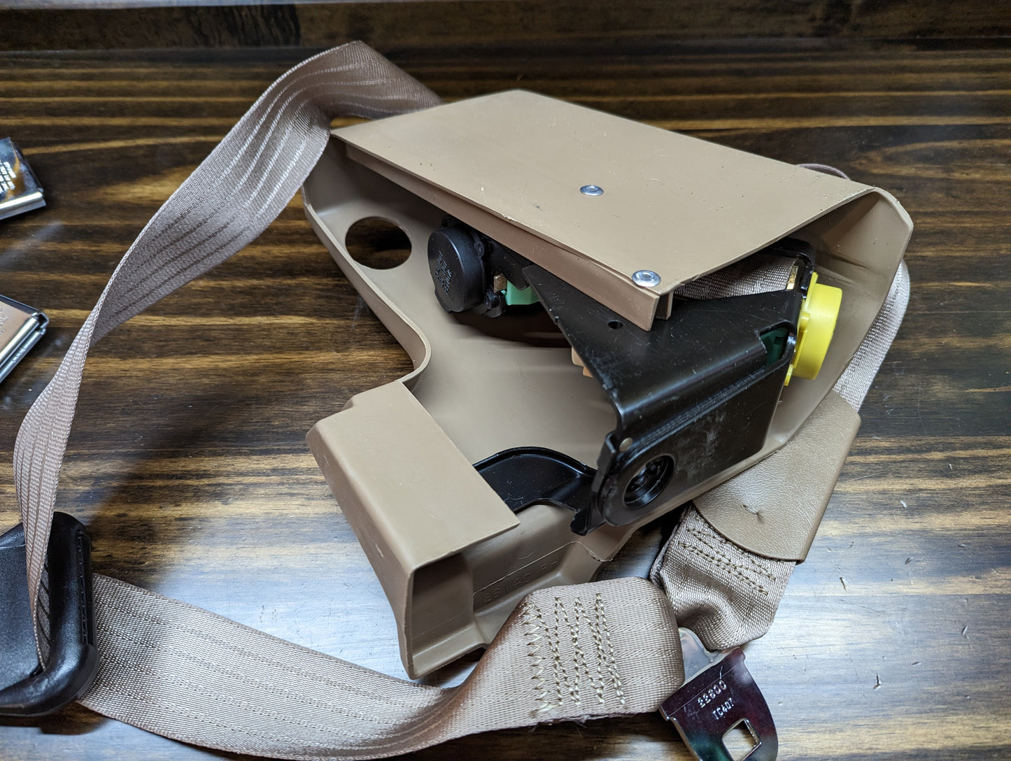 NOS Passenger Seat Belt Retractor & Buckle in Tan for 1982 - 1993 Chevy S10, GMC S15