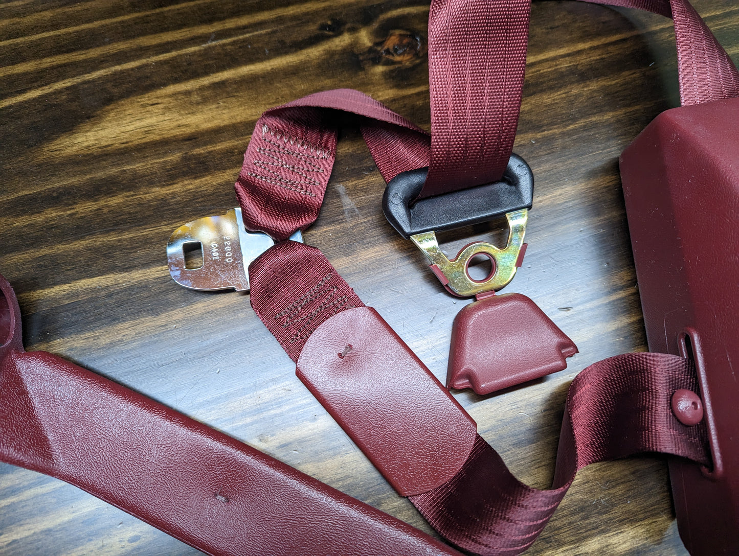 NOS Passenger Seat Belt Retractor & Buckle in Red for 1982 - 1993 Chevy S10, GMC S15