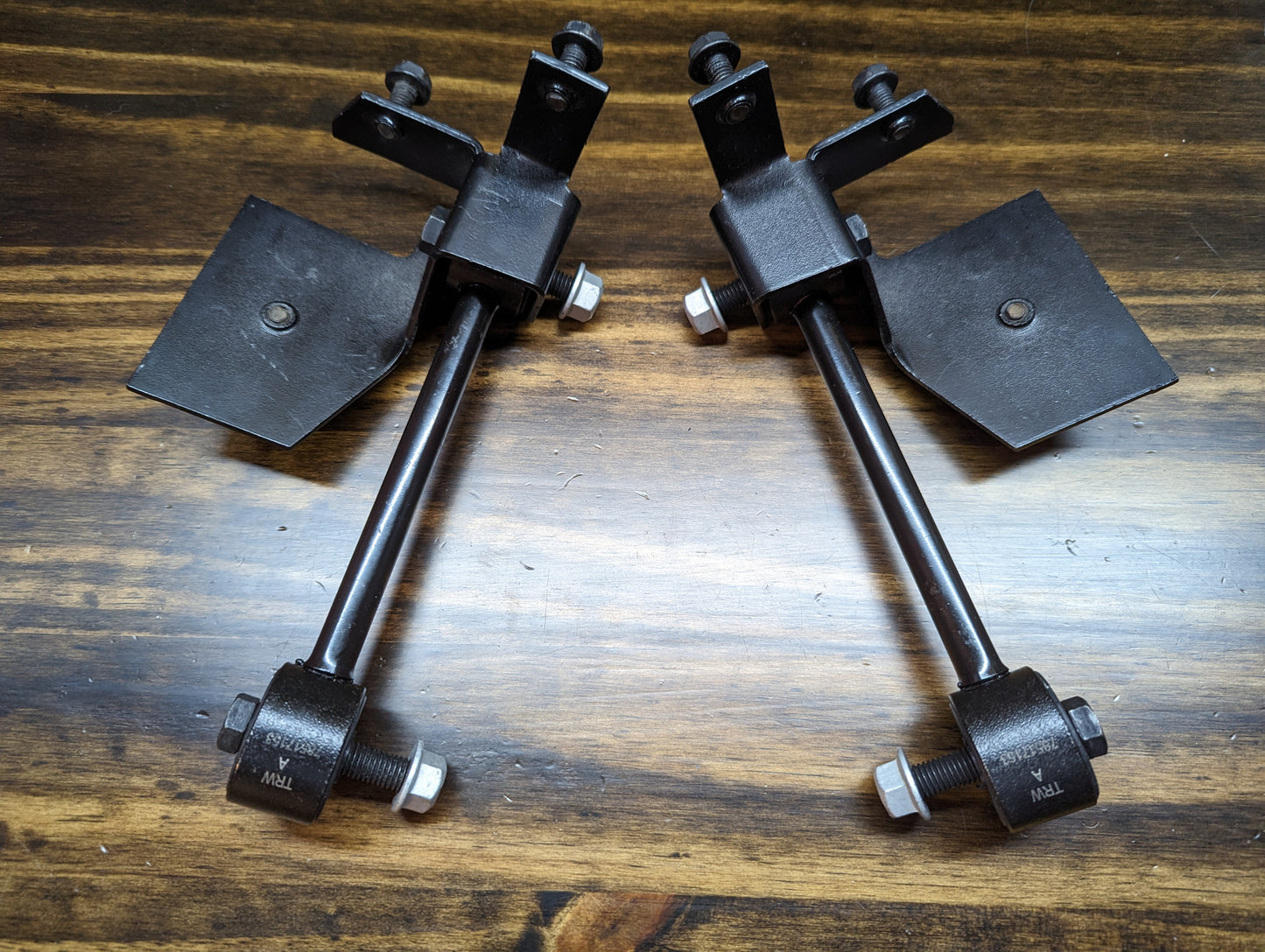 OEM ZQ8/Xtreme Rear Sway Bar Brackets for 1982-2004 Chevrolet S10, GMC S15, Sonoma