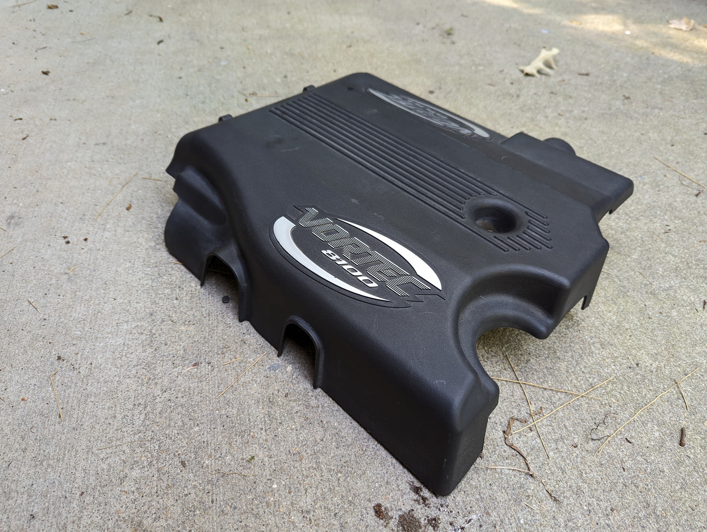 OEM Vortec 8100 Engine Intake Cover for 2003-2006 GM Trucks