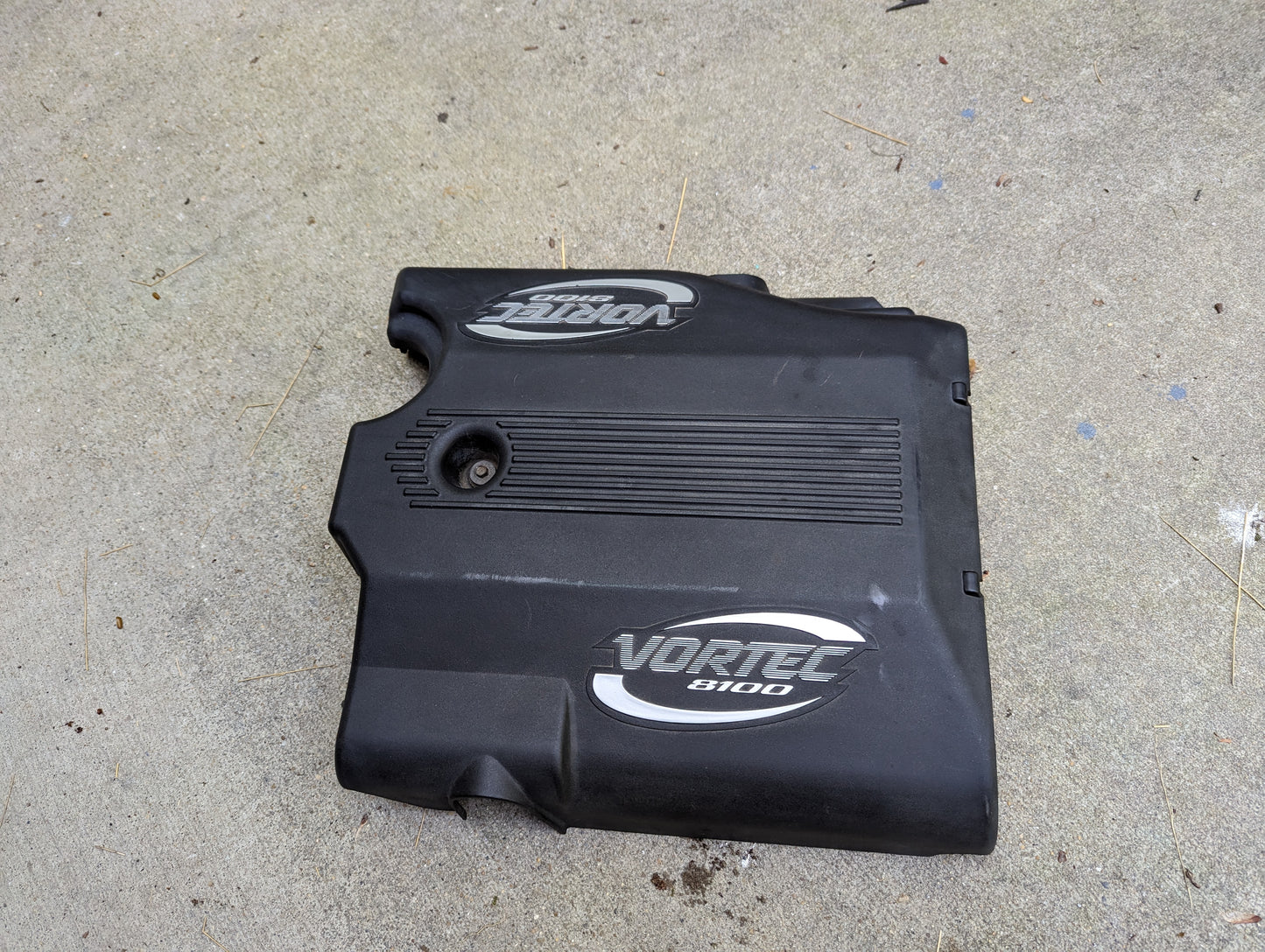 OEM Vortec 8100 Engine Intake Cover for 2003-2006 GM Trucks