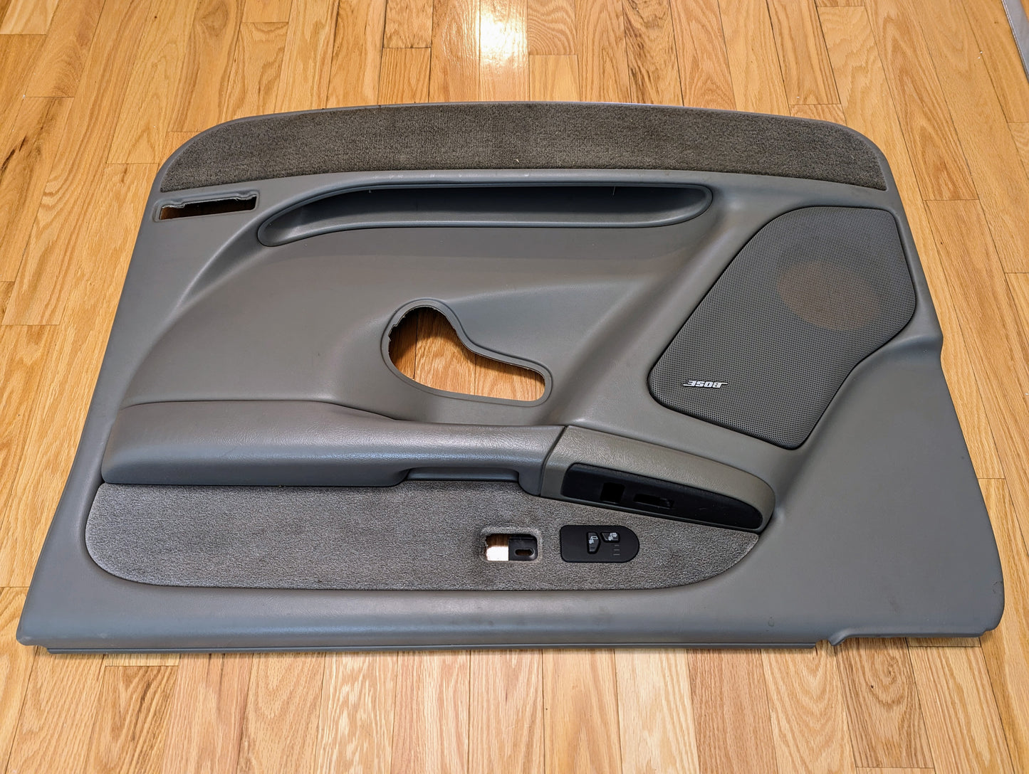 RH Passenger Light Gray Front Door Trim Panel for 2003 - 2006 Chevy Silverado GMC Sierra and more