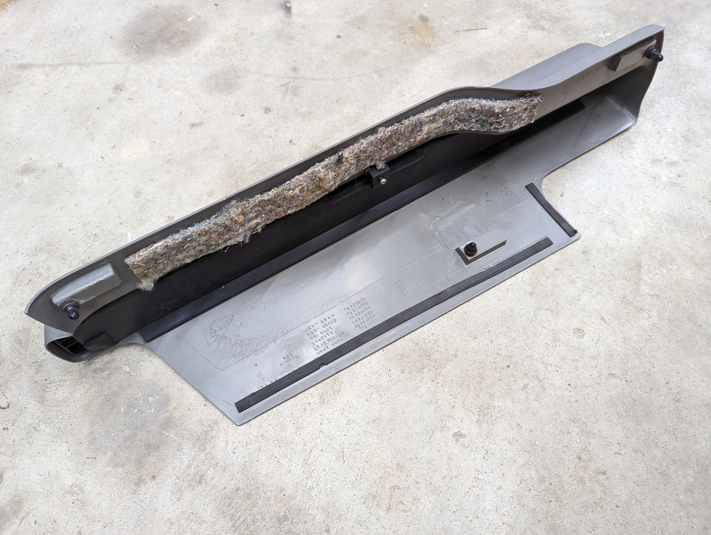 OEM Retractable Rear Cargo Shade Jack Cover in Gray for 1995 - 2005 Chevy Blazer GMC Jimmy