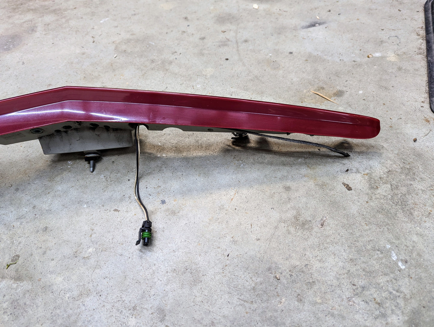 OEM Center High Mount Third Brake Lamp CHMSL for 2003-2007 Cadillac CTS