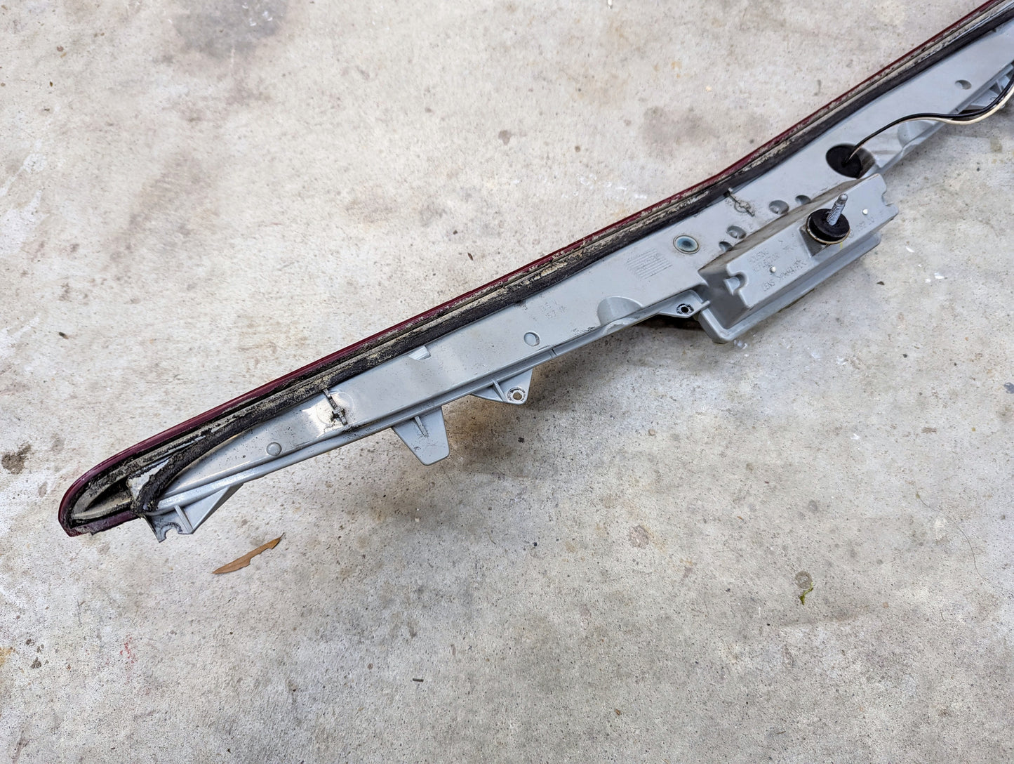 OEM Center High Mount Third Brake Lamp CHMSL for 2003-2007 Cadillac CTS