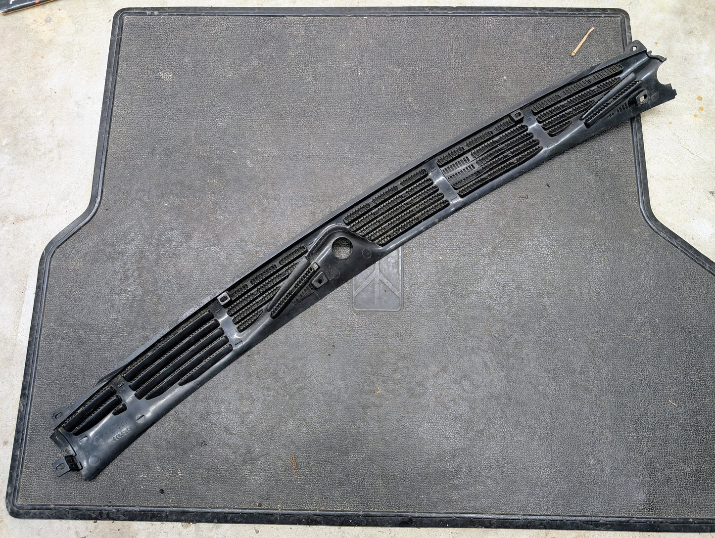 OEM Wiper Cowl Cover Center Trim for 1994-2005 Chevrolet S10, Blazer, and more