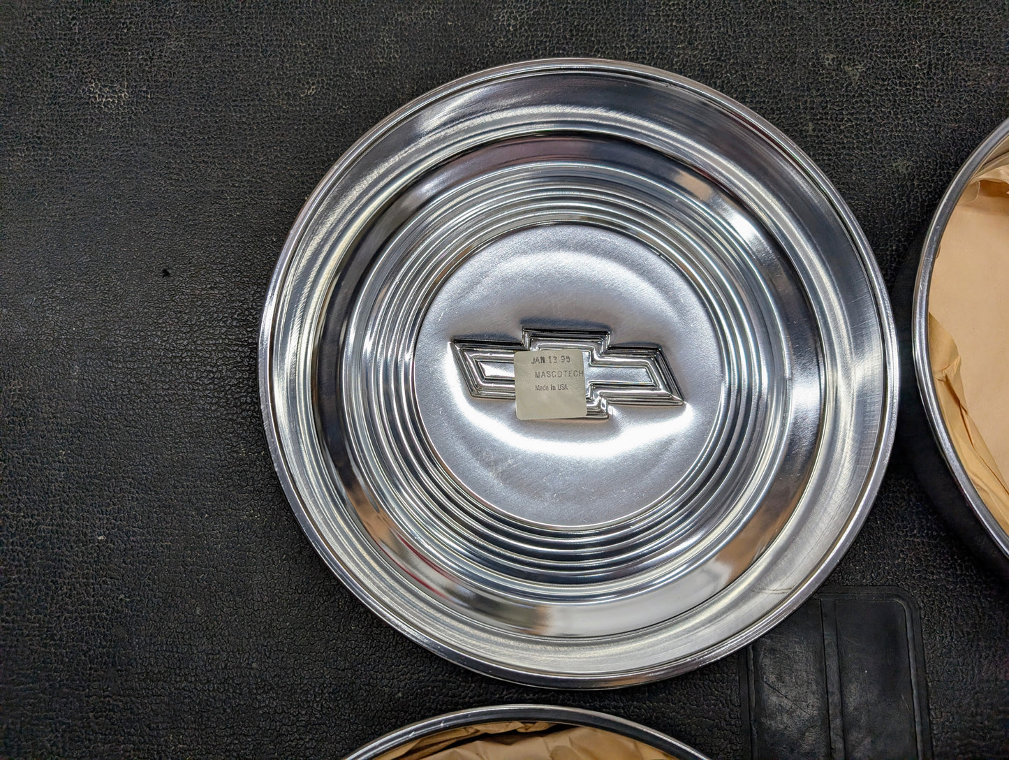 NOS Bowtie Dog Dish Wheel 10.5" Hub Cap SET for 1982 - 1999 Chevy S10, Blazer, Astro, and more