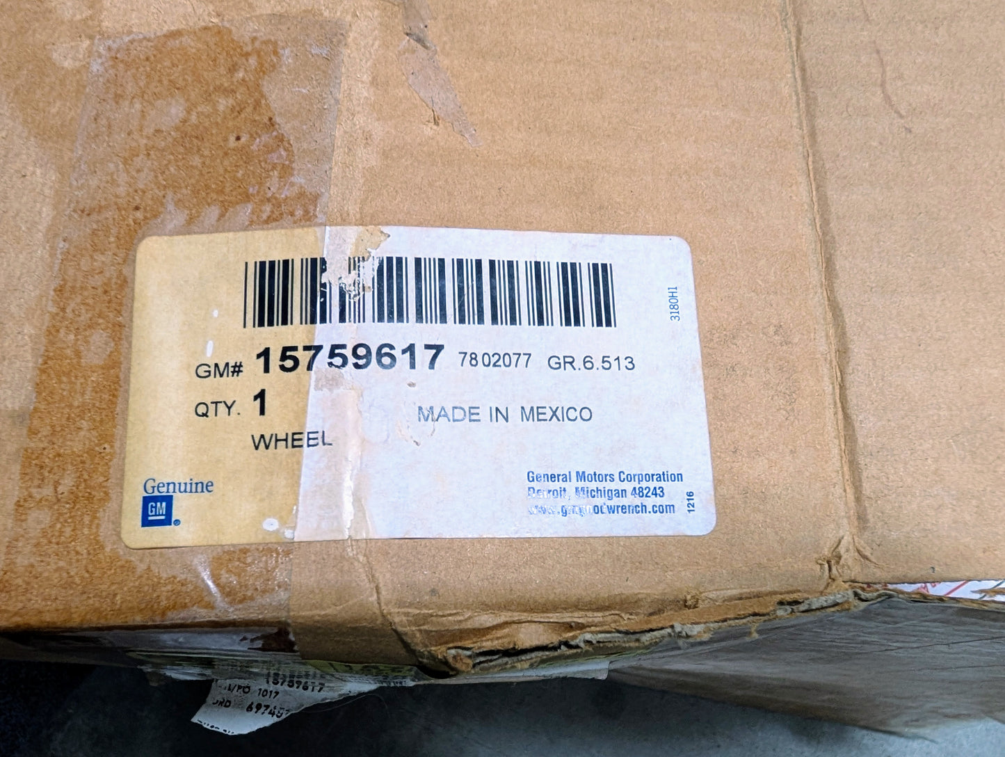 NOS Gray Leather OEM Steering Wheel for 1999-2000 GMC Yukon Denali