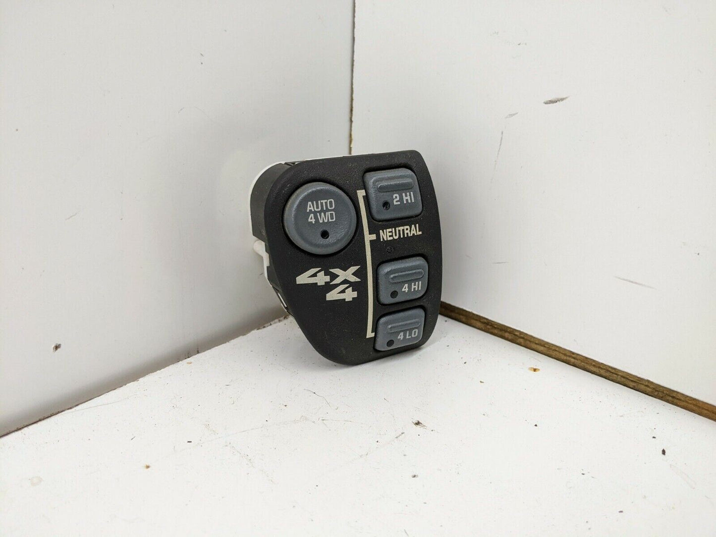 4WD 4X4 Transfer Case Switch w/4 Buttons for 1998 - 2005 Chevy S10 Blazer GMC Sonoma Jimmy