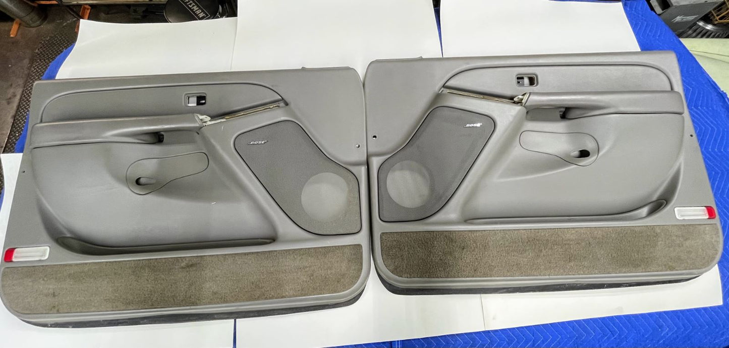 2003-06 Chevy Silverado GMC Sierra Pair Light Gray Front Door Trim Panels LH RH