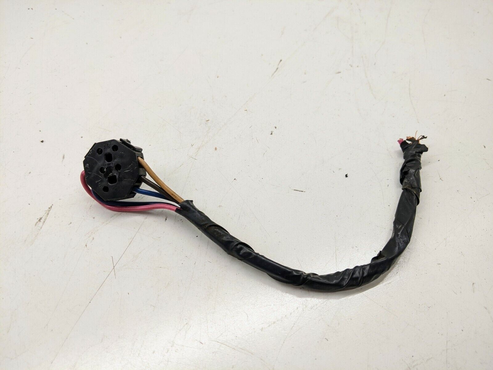MotecParts Power Window Motor Wire Harness Pigtail For 1955-1982 GM – 9 Inch, 4999663