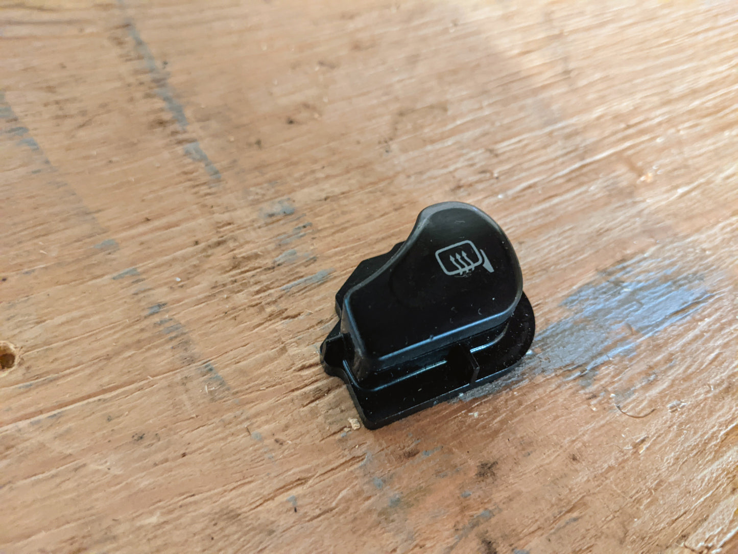 Heated Mirror Defrost Switch Button HVAC Control for 1998 - 2004 S10 Chevy Pickup GMC Sonoma