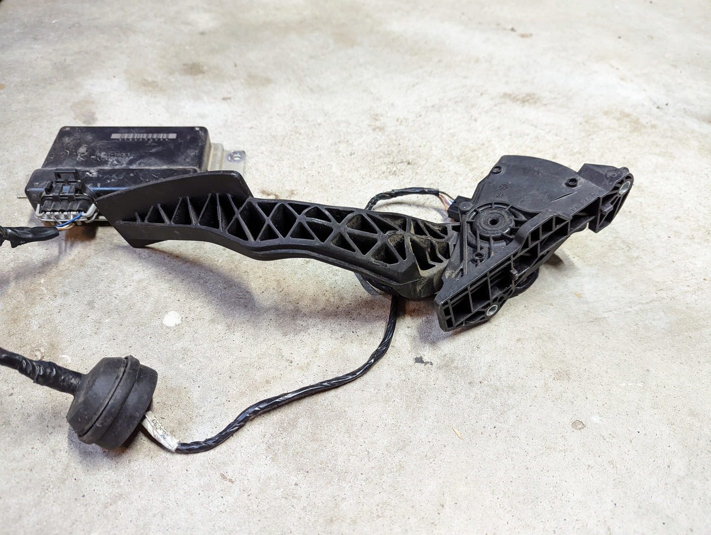 LS Drive By Wire Throttle Pedal & TAC Module for 2006 - 2007 Chevy Silverado GMC Sierra and more