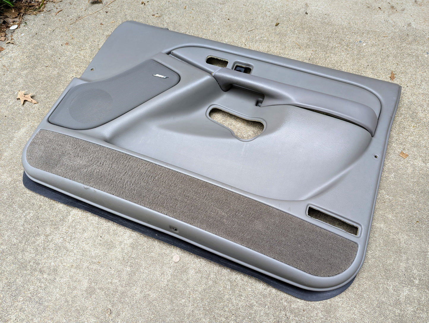 RH Passenger Light Gray Front Door Trim Panel for 2003 - 2006 Chevy Silverado GMC Sierra and more