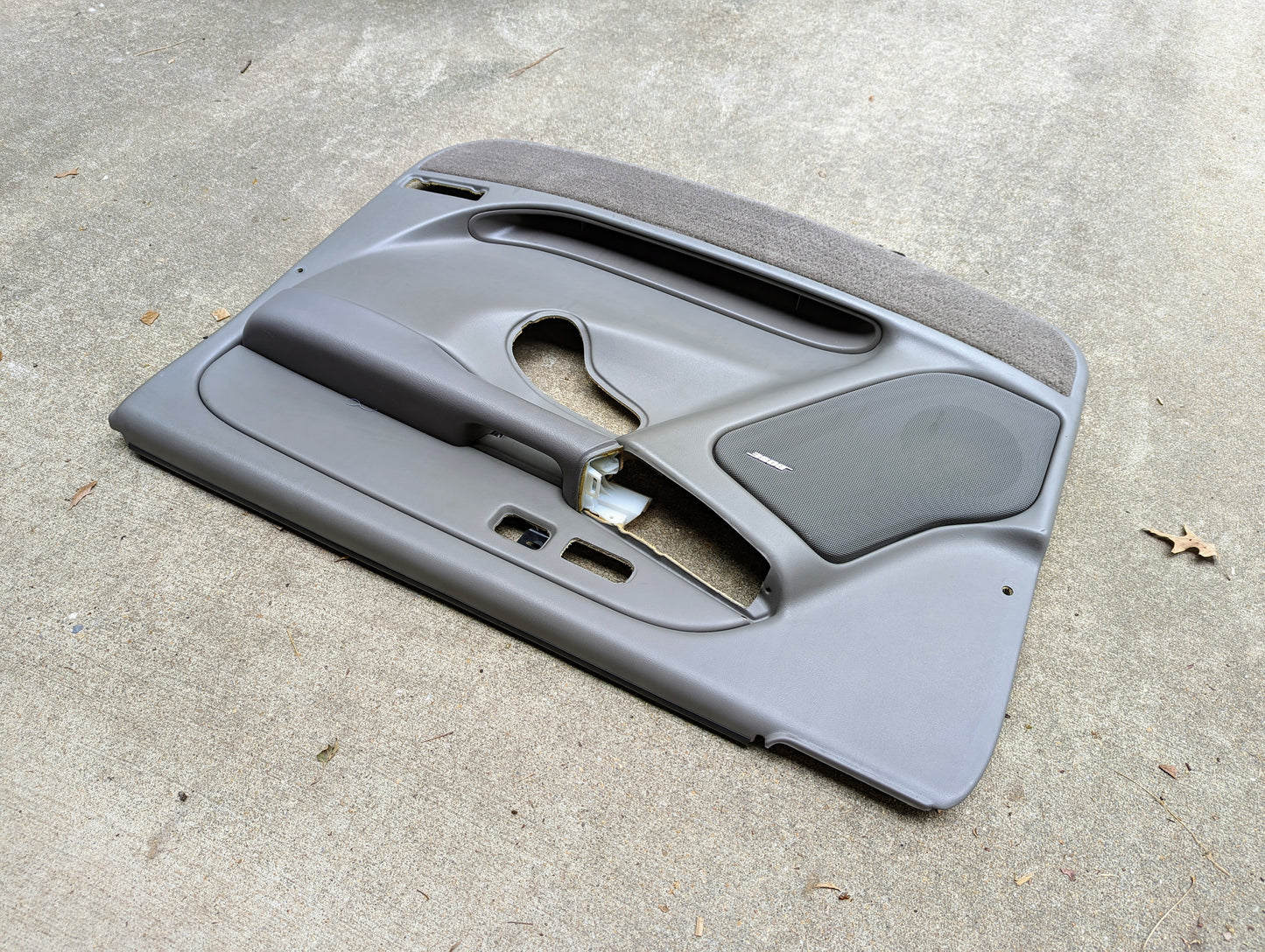 RH Passenger Light Gray Front Door Trim Panel for 2003 - 2006 Chevy Silverado GMC Sierra and more