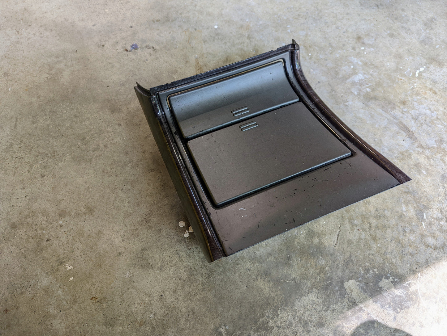 OEM Center Console Front Cup Holder & Trim Bezel with Dark Woodgrain for 2003 - 2006 GMC Sierra & Yukon Denali