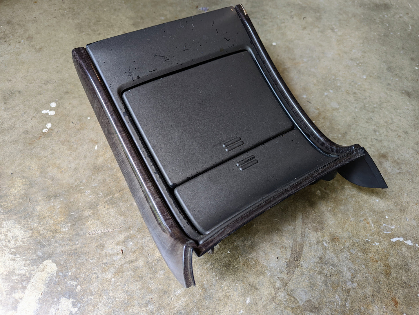 OEM Center Console Front Cup Holder & Trim Bezel with Dark Woodgrain for 2003 - 2006 GMC Sierra & Yukon Denali