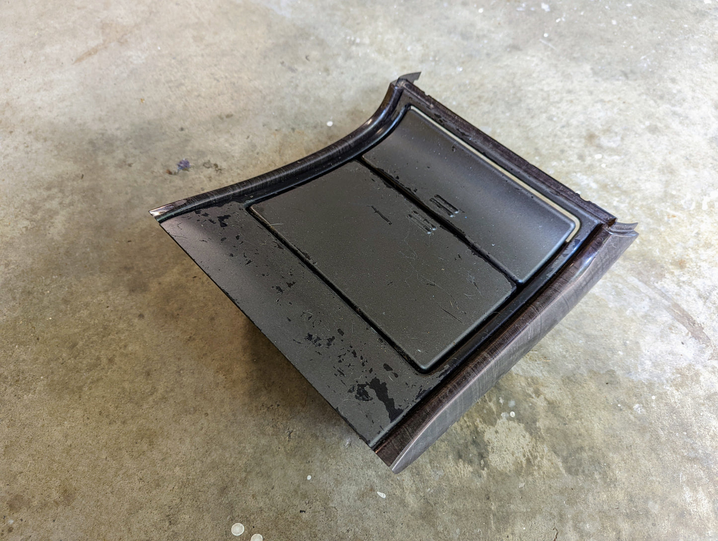 OEM Center Console Front Cup Holder & Trim Bezel with Dark Woodgrain for 2003 - 2006 GMC Sierra & Yukon Denali