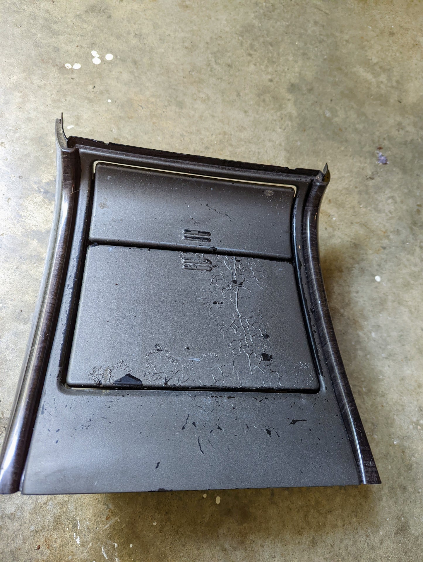 OEM Center Console Front Cup Holder & Trim Bezel with Dark Woodgrain for 2003 - 2006 GMC Sierra & Yukon Denali