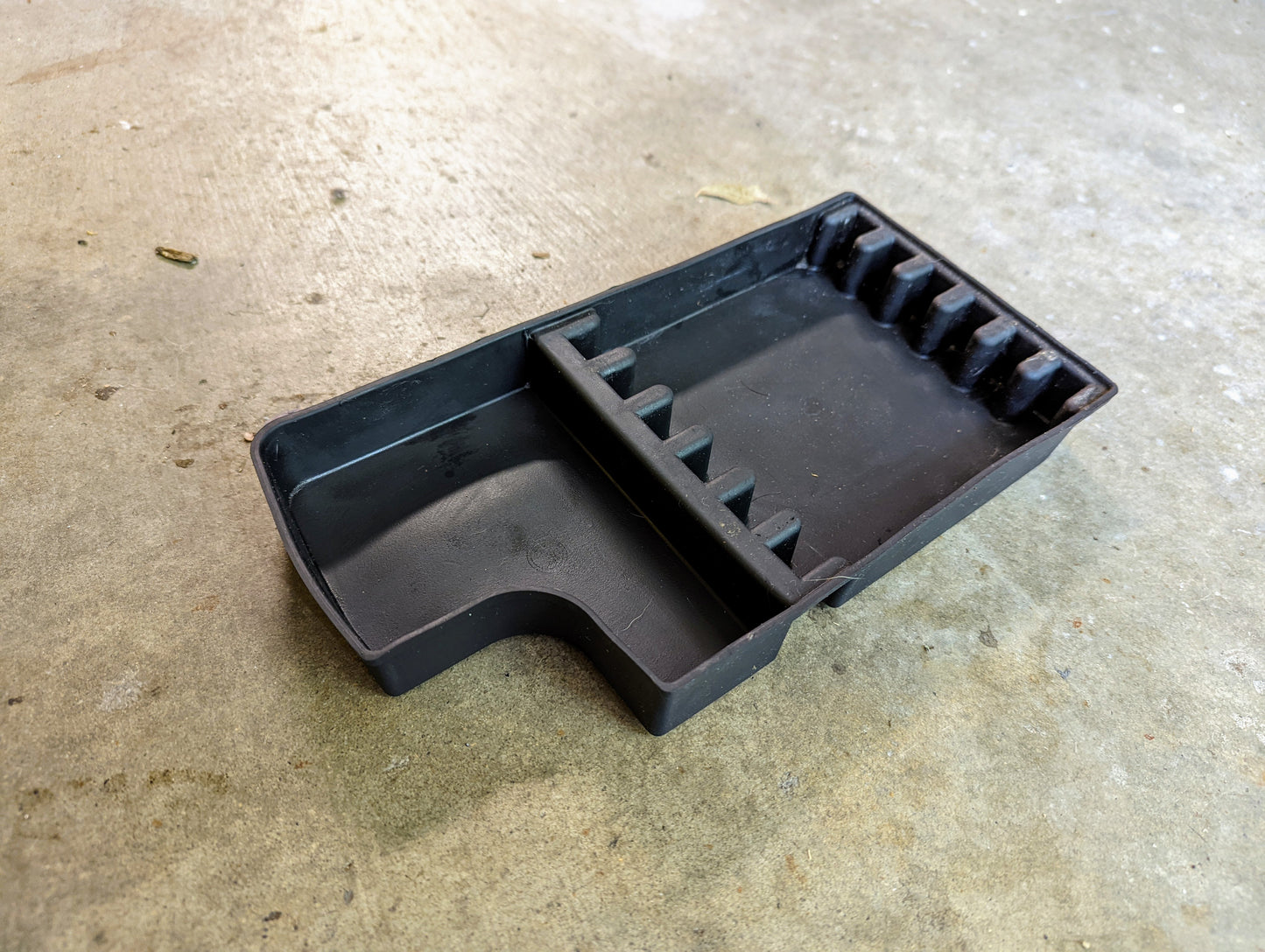 03-06 Cadillac Escalade GMC Denali Center Console Storage Bin Rubber Mat Liner