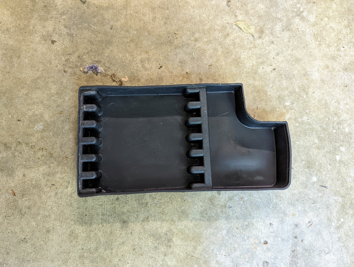 03-06 Cadillac Escalade GMC Denali Center Console Storage Bin Rubber Mat Liner