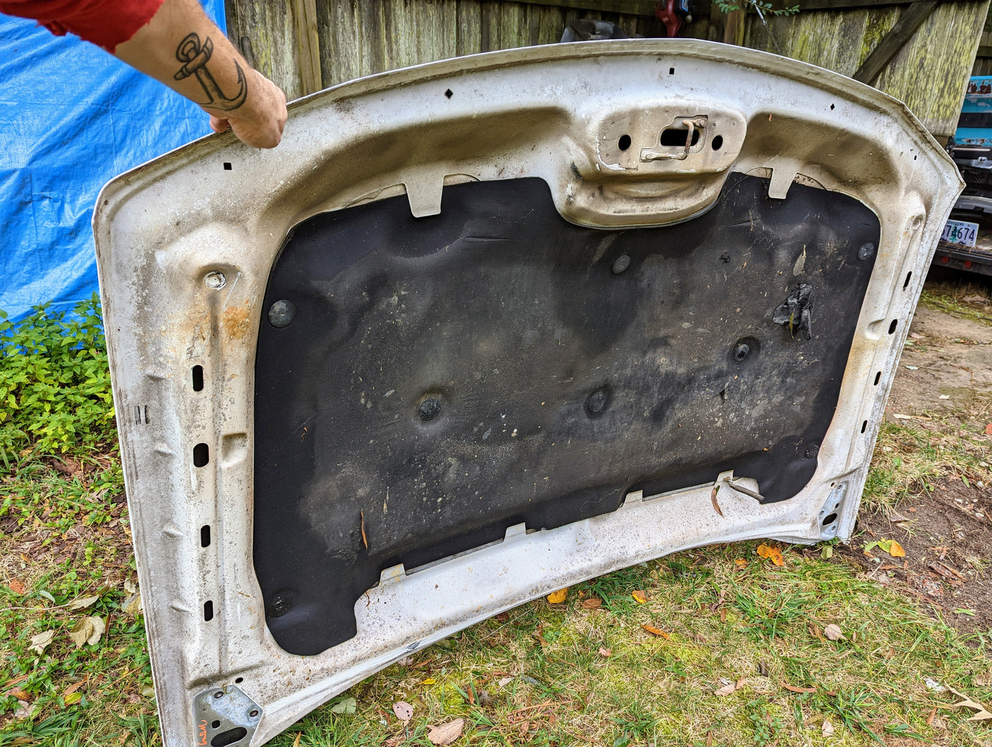 OEM HD Style Hood & Grill in White for 2003 - 2007 Chevrolet Silverado Cateye