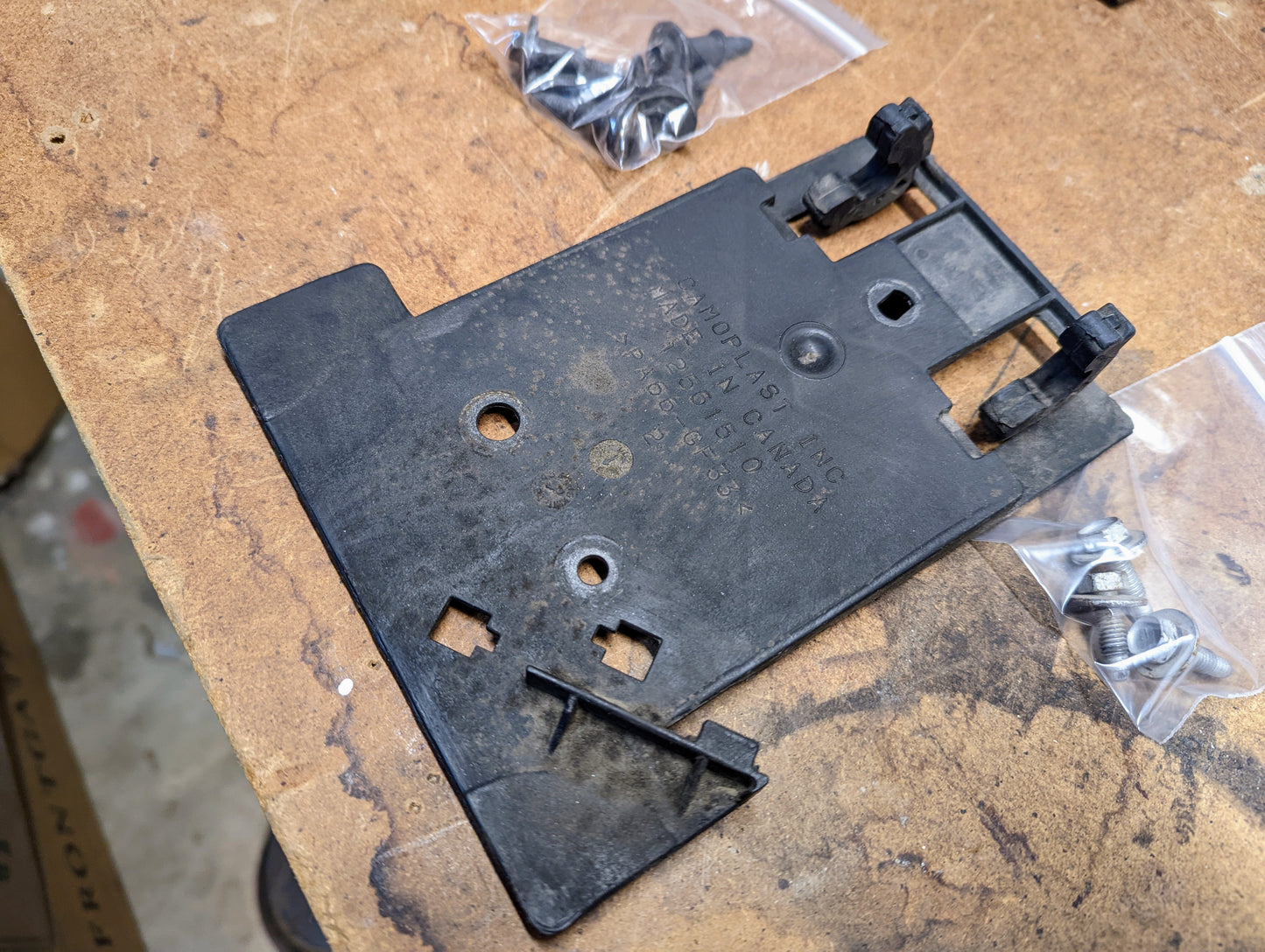 OEM Mounting Kit - Engine Cover Bracket and Bolts for GM Truck LS Swap Vortec MAX & 6000