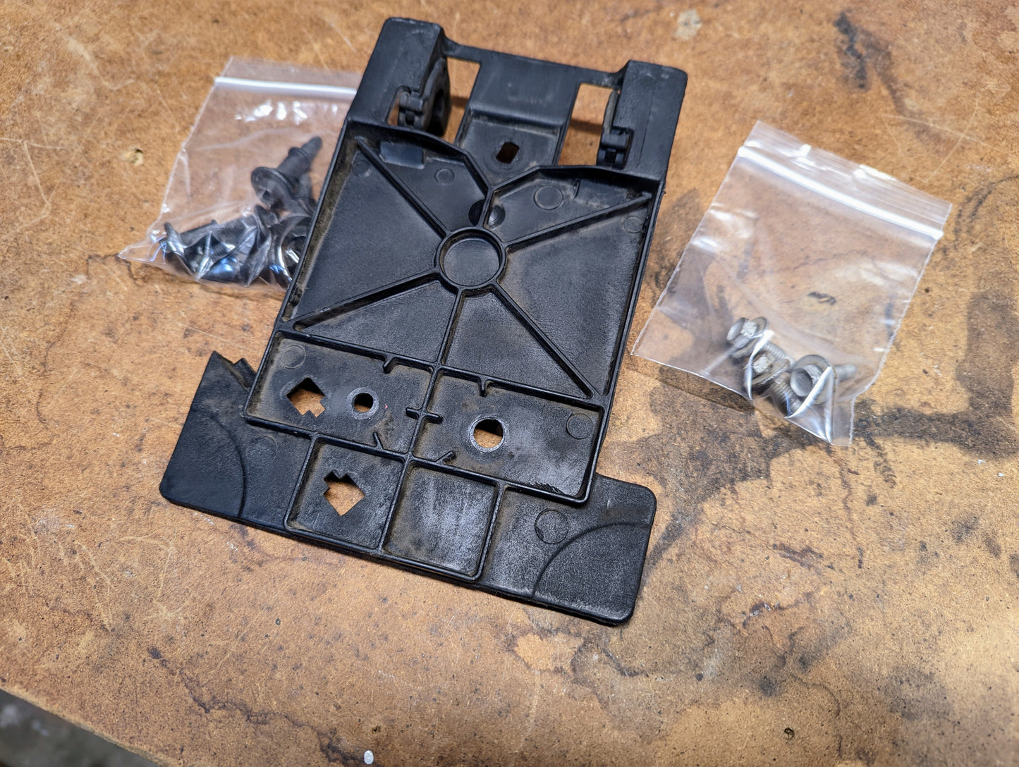 OEM Mounting Kit - Engine Cover Bracket and Bolts for GM Truck LS Swap Vortec MAX & 6000