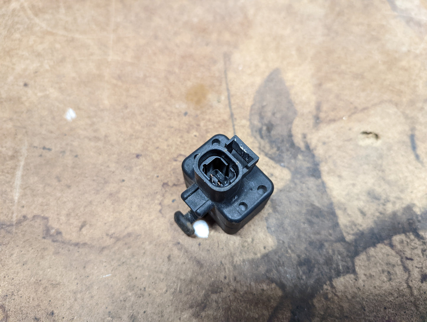 OEM Front Impact Air Bag Sensor 15750626 for 2003 - 2004 Chevy Express, GMC Savanna