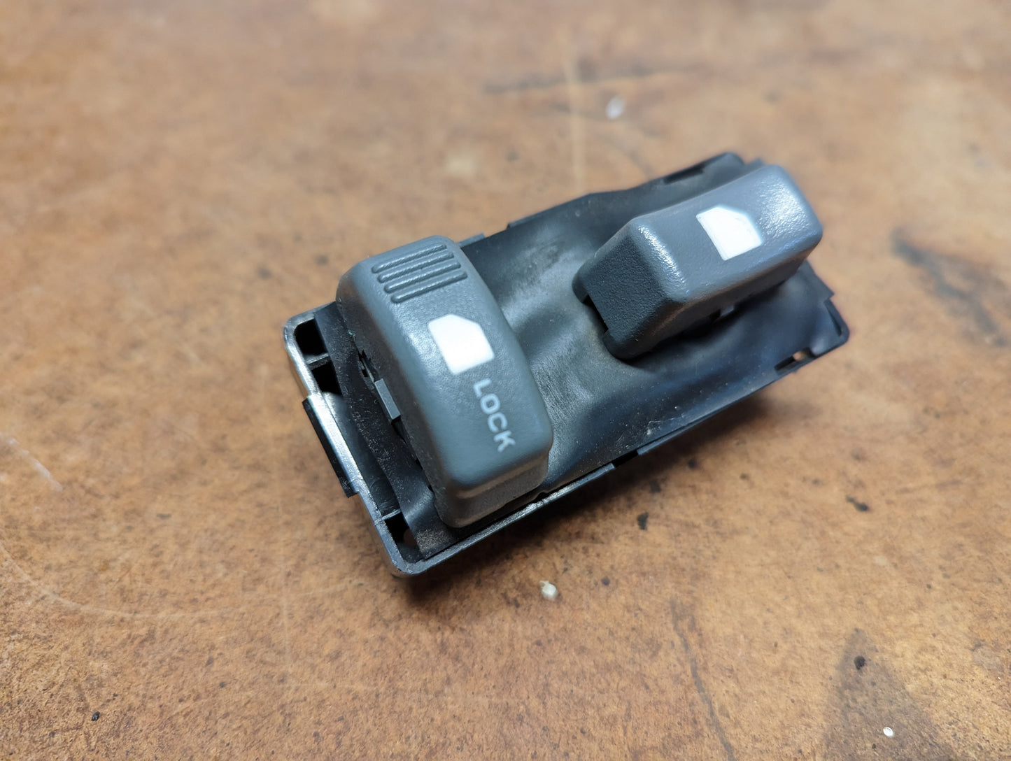 OEM Passenger Power Switch for 1998 - 2005 Chevrolet S10, Blazer, and more
