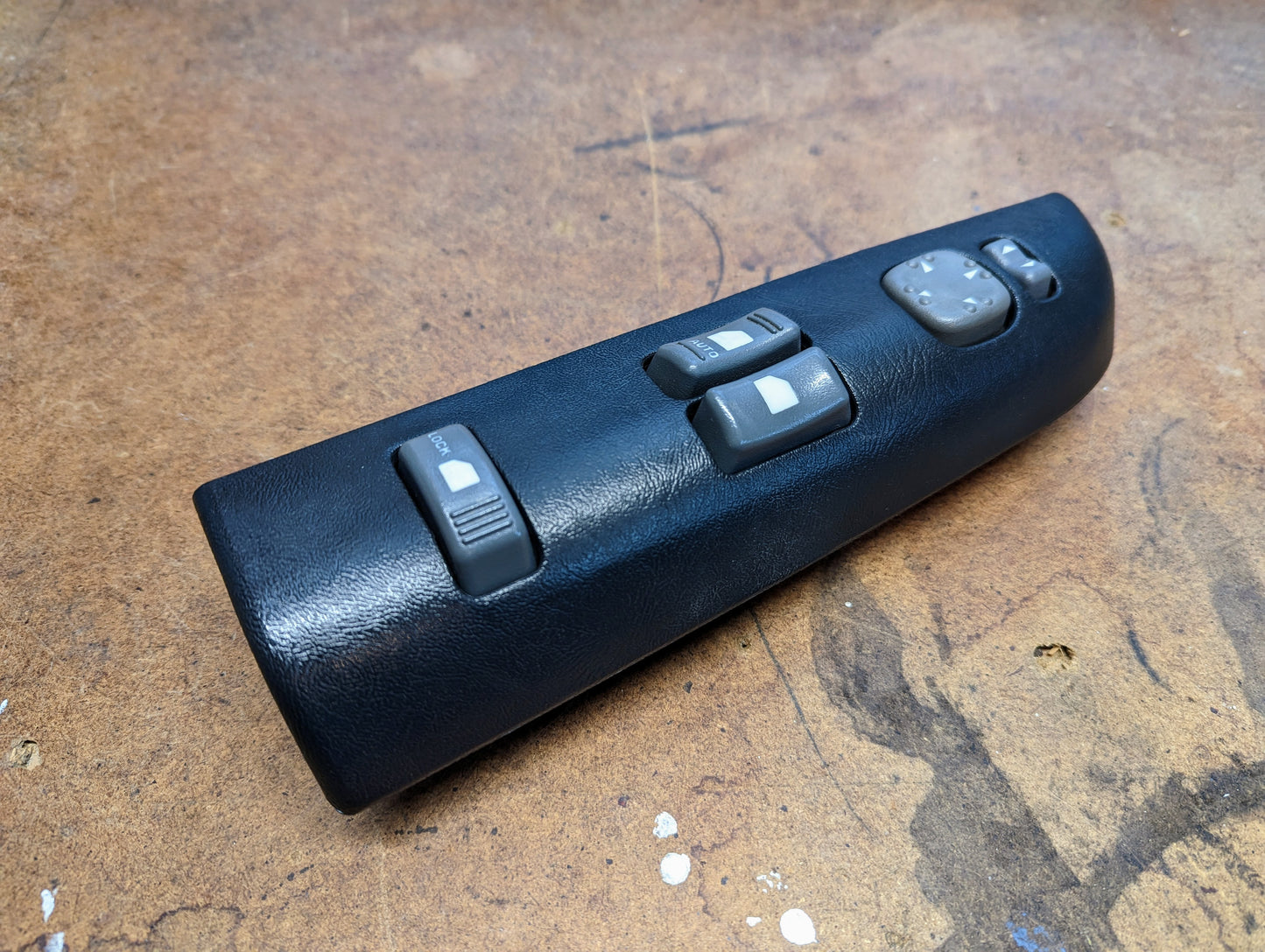 OEM Driver Power Switches & Bezel in Dark Gray for 1998 - 2004 Chevrolet S10, Blazer, and more