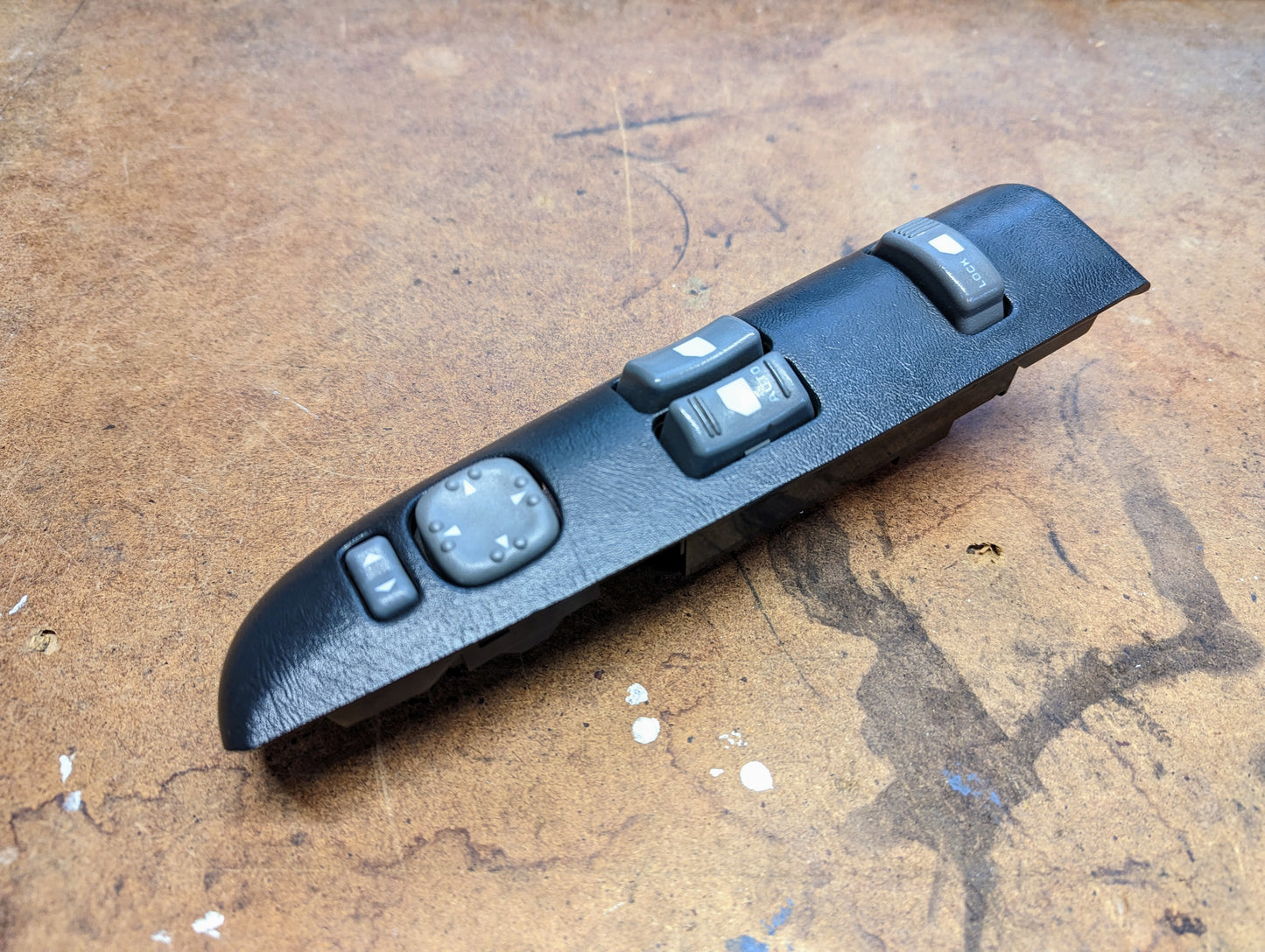 OEM Driver Power Switches & Bezel in Dark Gray for 1998 - 2004 Chevrolet S10, Blazer, and more
