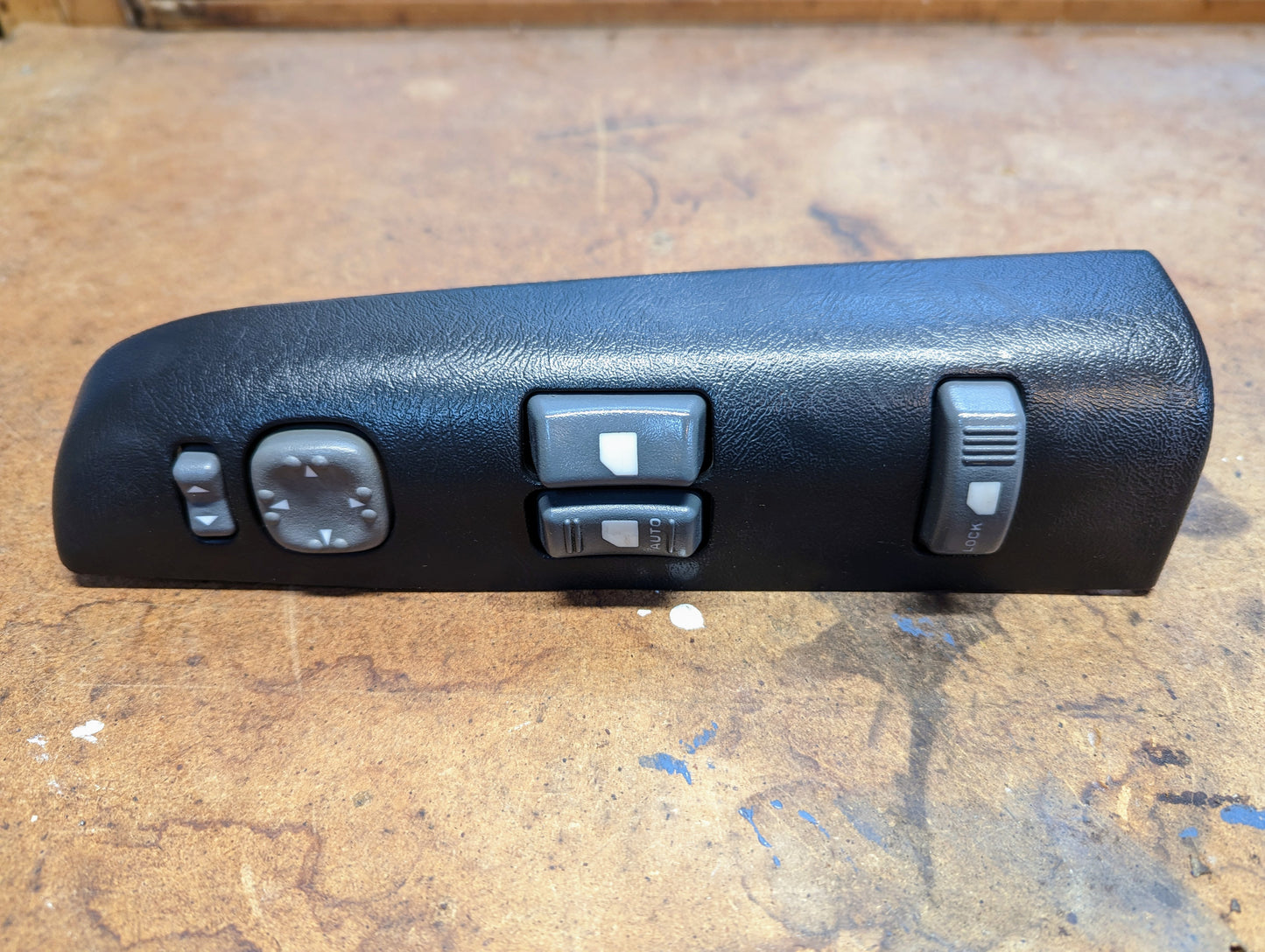 OEM Driver Power Switches & Bezel in Dark Gray for 1998 - 2004 Chevrolet S10, Blazer, and more