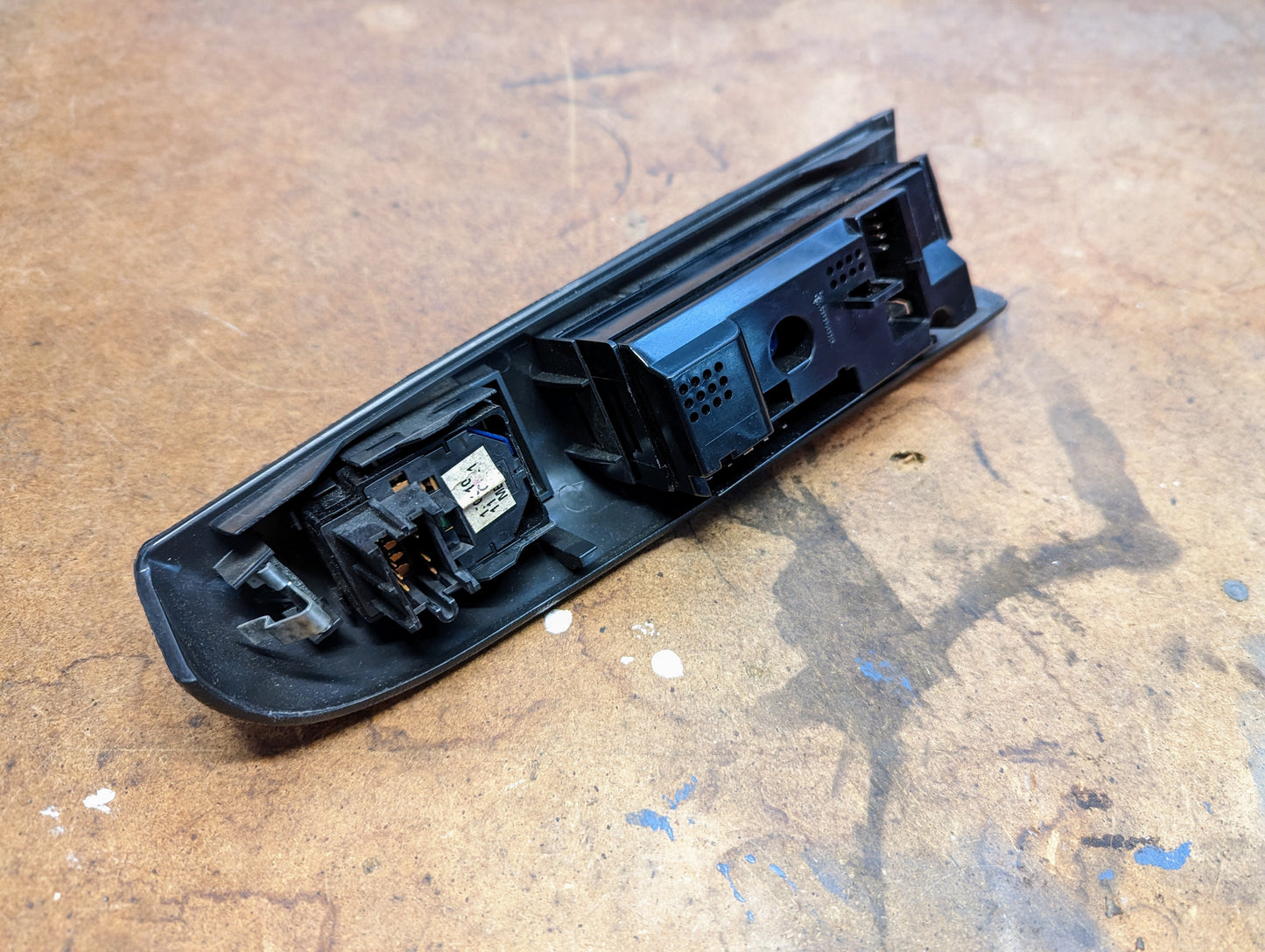 OEM Driver Power Switches & Bezel in Dark Gray for 1998 - 2004 Chevrolet S10, Blazer, and more