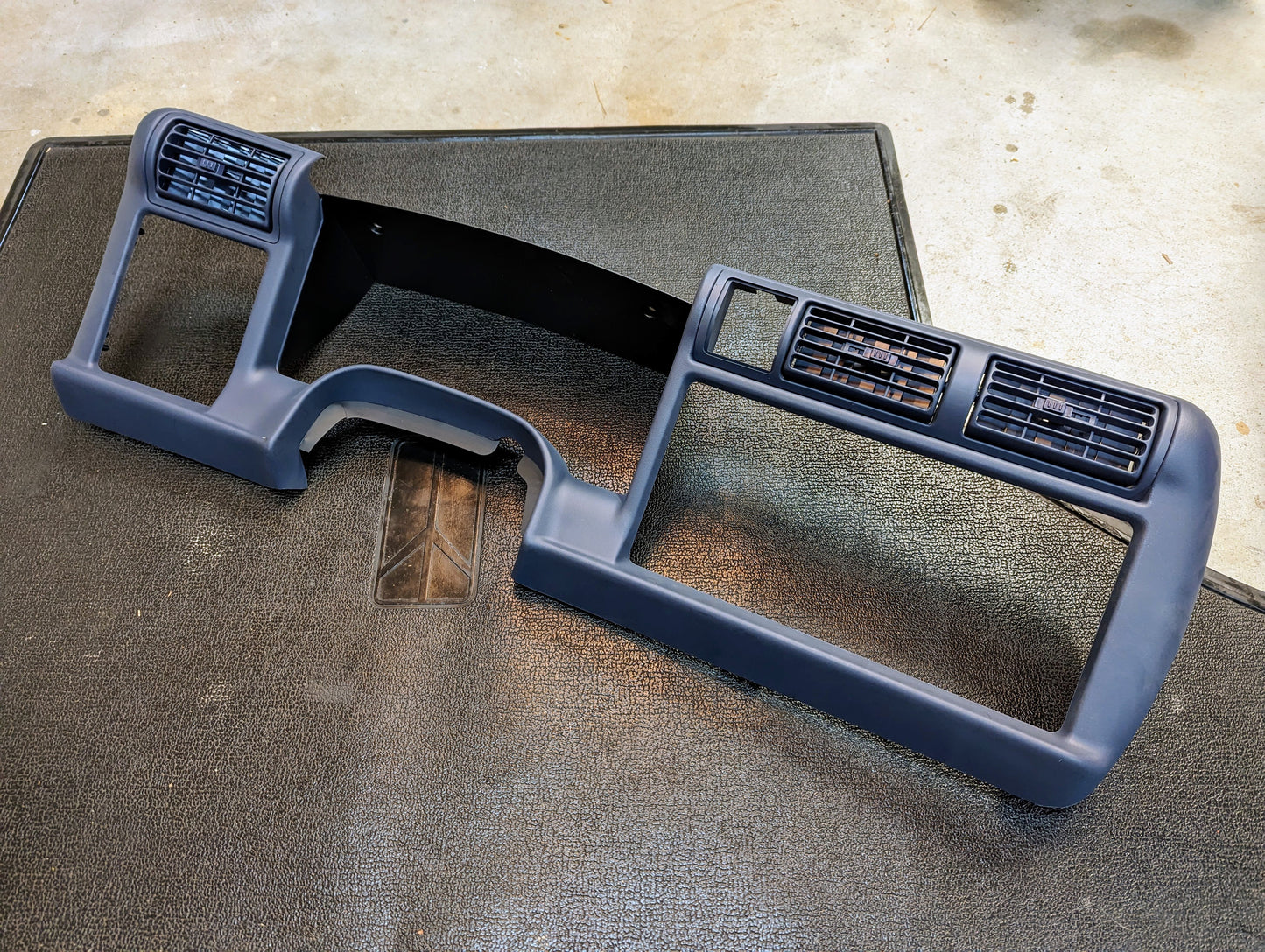 NOS Instrument Cluster Dash Bezel in Blue for 1995-1997 Chevy S-10, Blazer and more